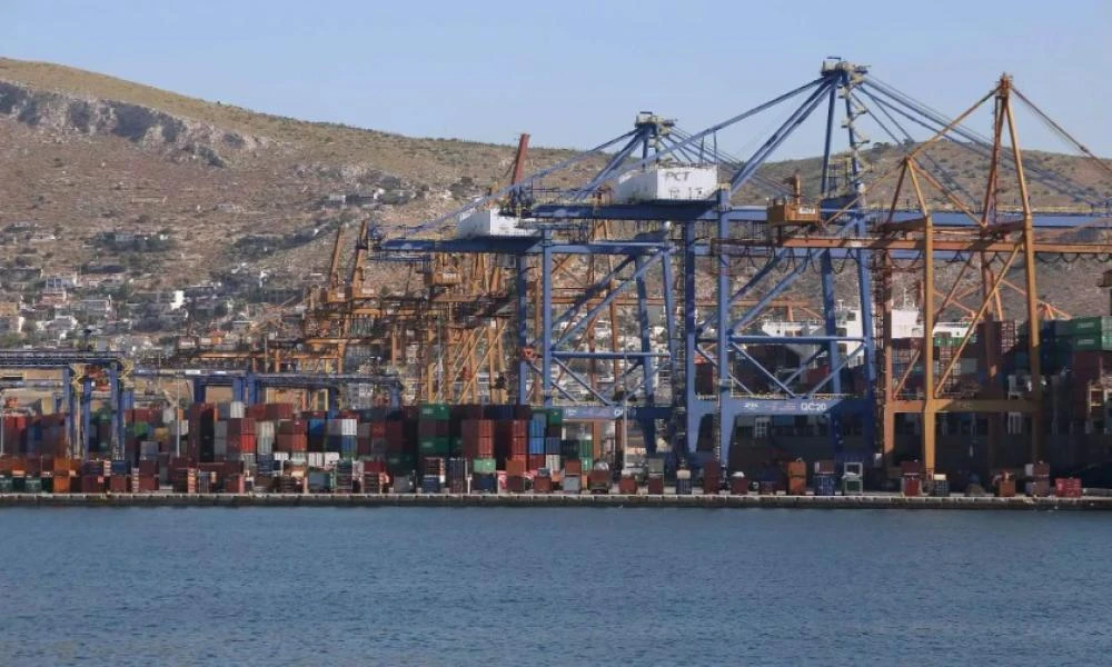 Πρωτομαγιά - Πειραιάς: Συνεχίζουν τις κινητοποιήσεις οι λιμενεργάτες